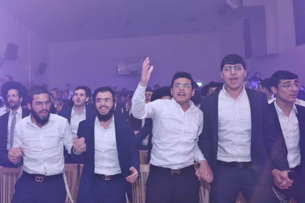 גדולי התורה באו להוקיר את בני התורה • גלריה