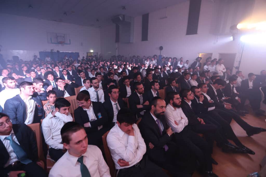 גדולי התורה באו להוקיר את בני התורה • גלריה