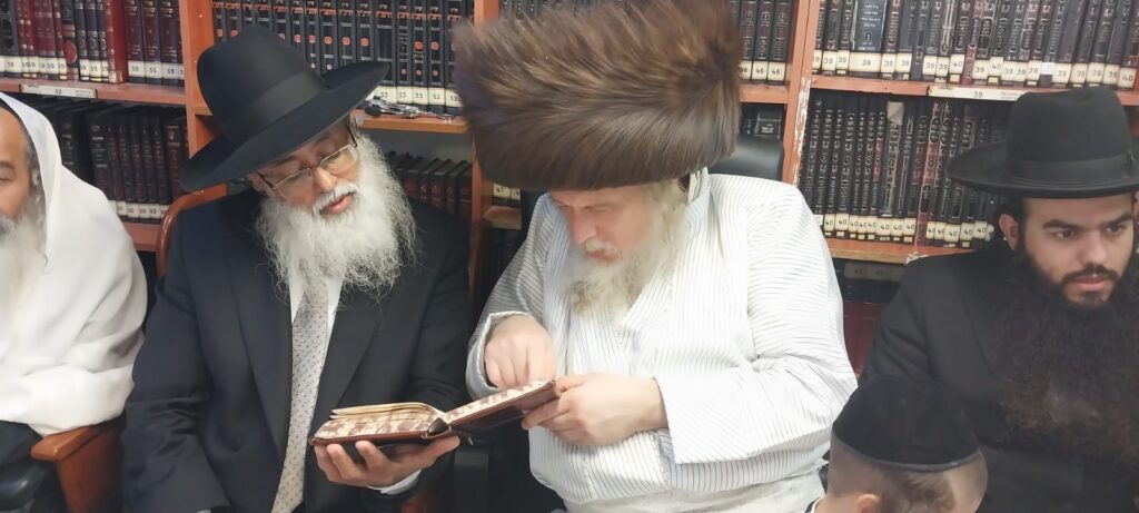 האדמו"ר ממבקשי אמונה שבת בנס ציונה