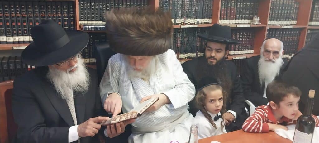 האדמו"ר ממבקשי אמונה שבת בנס ציונה