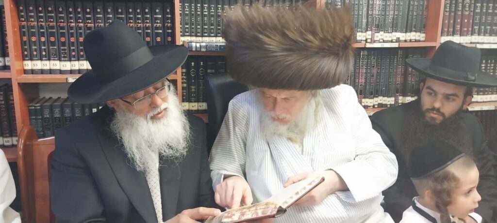 האדמו"ר ממבקשי אמונה שבת בנס ציונה