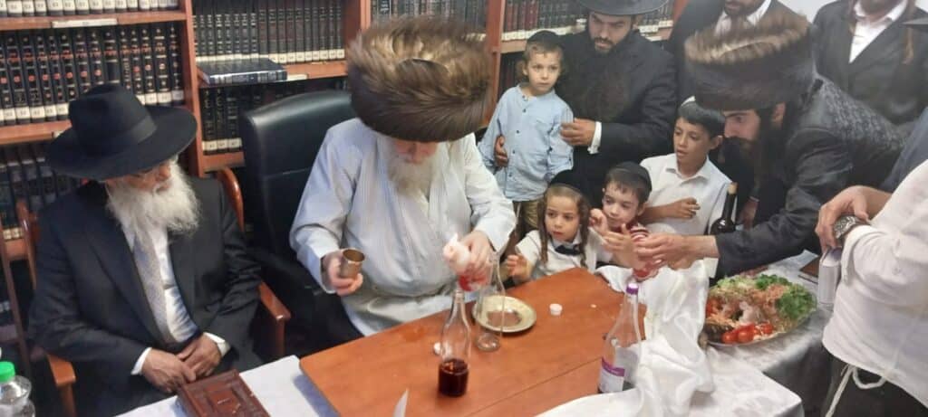 האדמו"ר ממבקשי אמונה שבת בנס ציונה