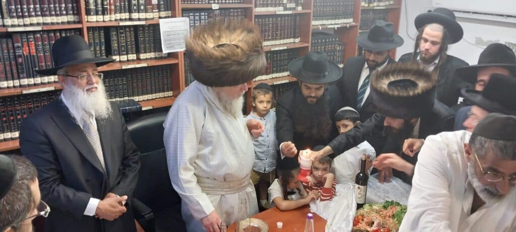 האדמו"ר ממבקשי אמונה שבת בנס ציונה