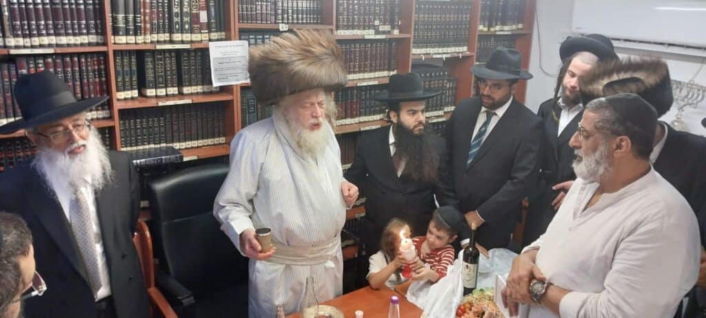 האדמו"ר ממבקשי אמונה שבת בנס ציונה