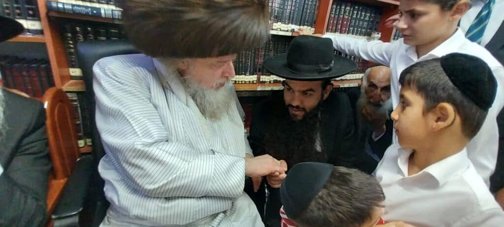 האדמו"ר ממבקשי אמונה שבת בנס ציונה