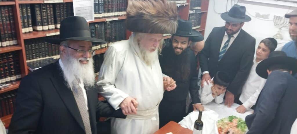 האדמו"ר ממבקשי אמונה שבת בנס ציונה