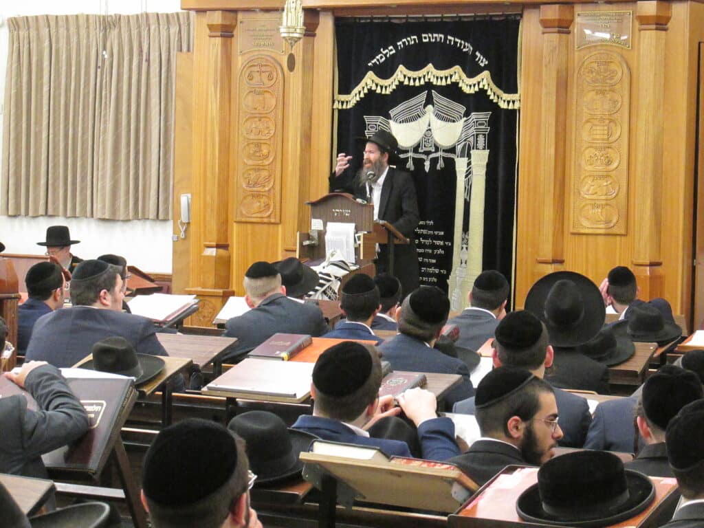 צפו בגלריה: ב-'קרית מלך' ספדו לנשיא הישיבה צפו בגלריה: ב-'קרית מלך' ספדו לנשיא הישיבה