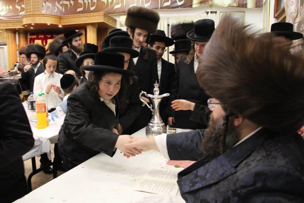 לקראת שמחת נישואיו: האדמו"ר התחדש בשטריימל