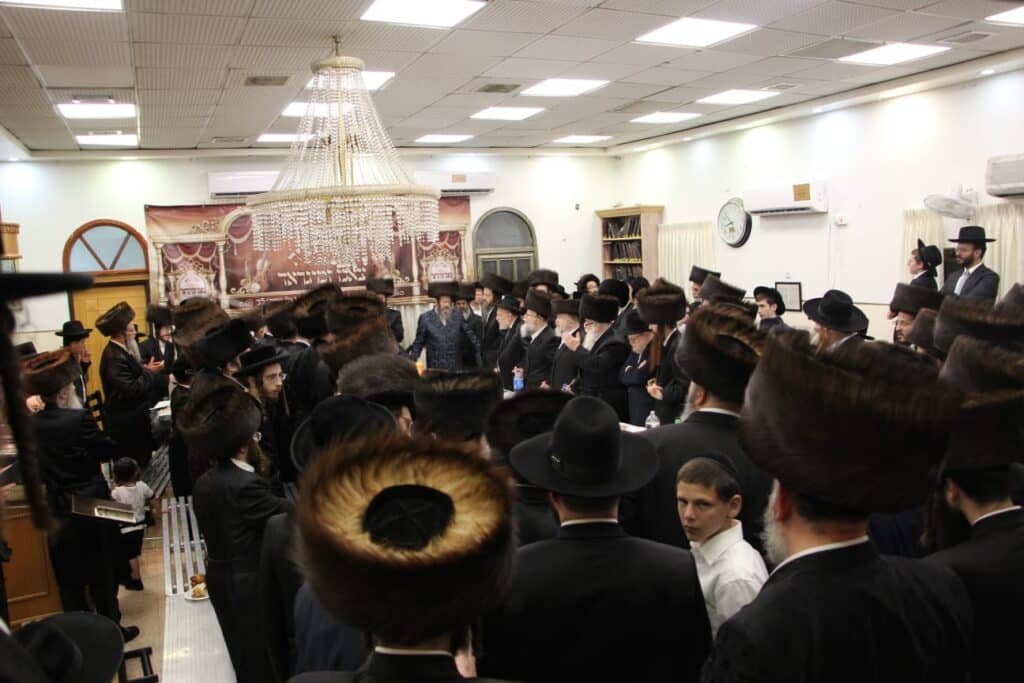 לקראת שמחת נישואיו: האדמו"ר התחדש בשטריימל