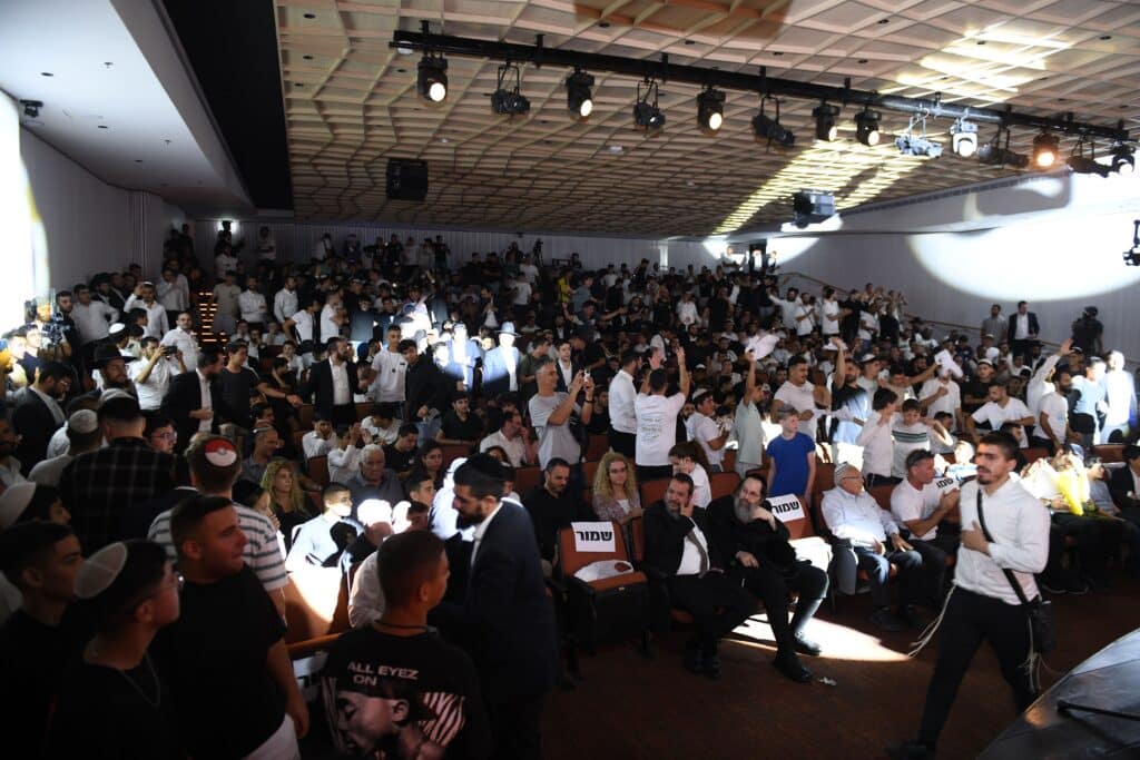 "מרגש לראות נערים שבאים מרקעים כה שונים המבקשים קרבת אלוקים"