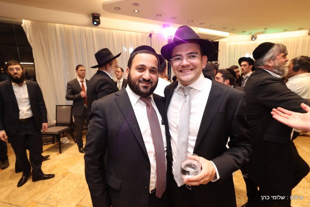 העיתונאי החרדי התחתן, כולם התייצבו