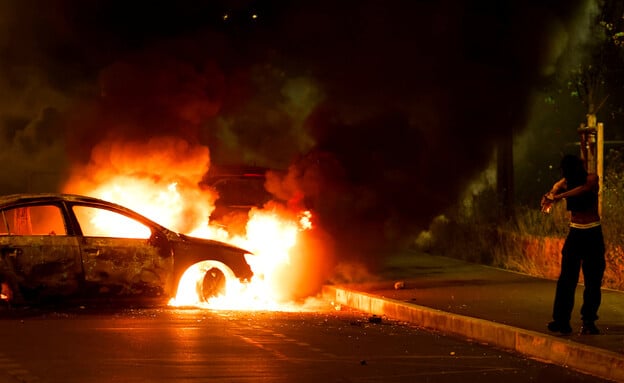 צרפת: 600 מתפרעים נעצרו בלילה של מהומות