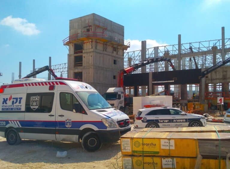 פגיעת מנוף: הרוג בתאונת עבודה בבית שמש