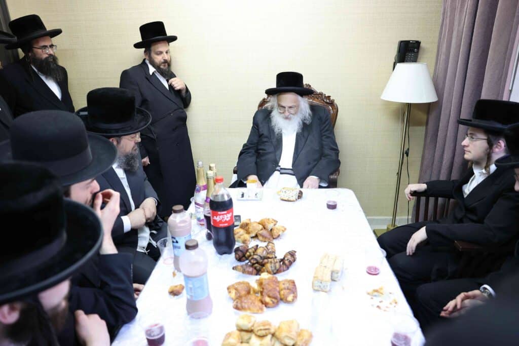 האדמו"ר מהורדנקא בלחיים לרגל הילולת זקנו • גלריה