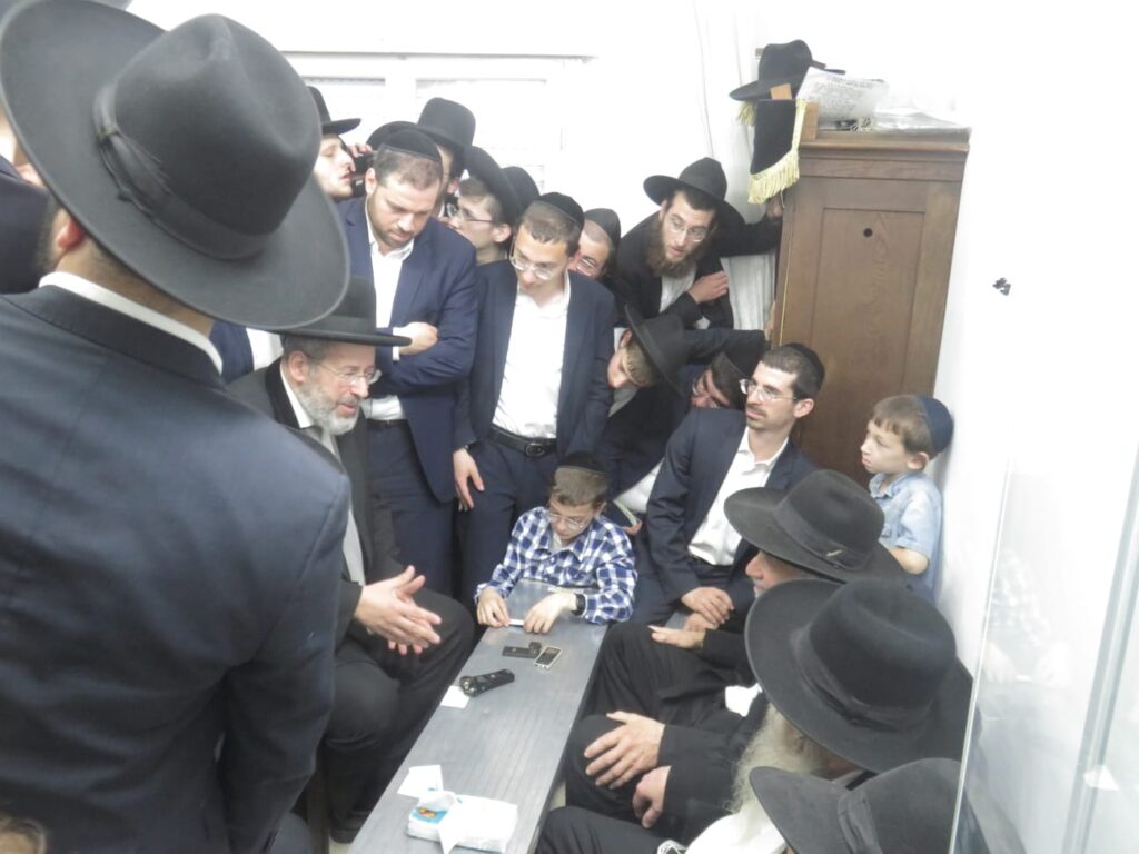 גדולי ישראל ואישי ציבור ניחמו בבית מרן זצוק"ל