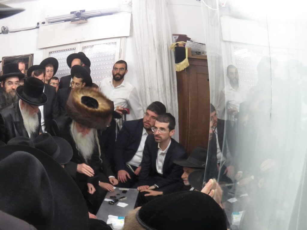 גדולי ישראל ואישי ציבור ניחמו בבית מרן זצוק"ל