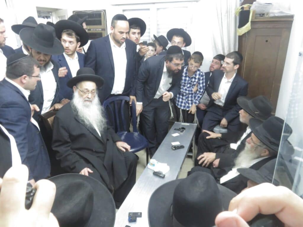 גדולי ישראל ואישי ציבור ניחמו בבית מרן זצוק"ל