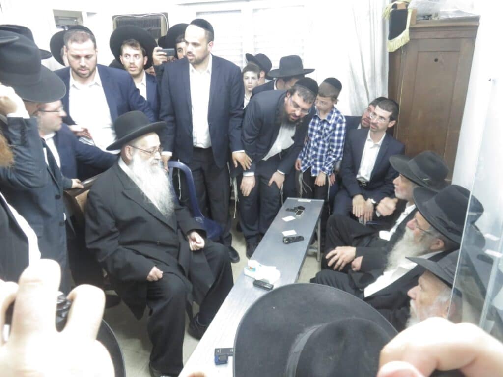 גדולי ישראל ואישי ציבור ניחמו בבית מרן זצוק"ל