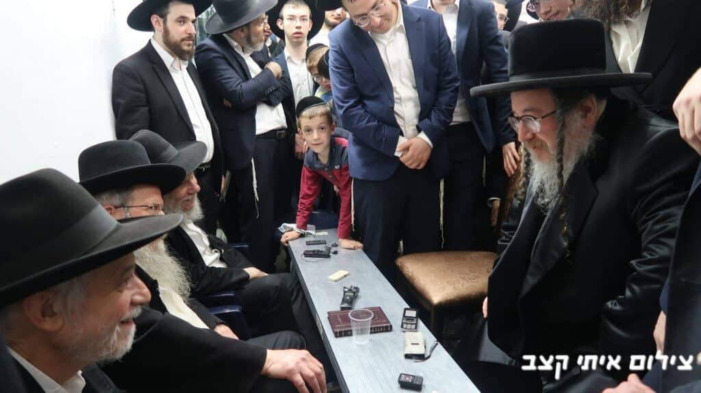גדולי ישראל ואישי ציבור ניחמו בבית מרן זצוק"ל