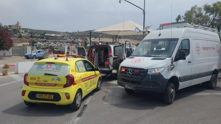 הטרור מכה שוב: 4 פצועים בפיגוע ירי בשומרון