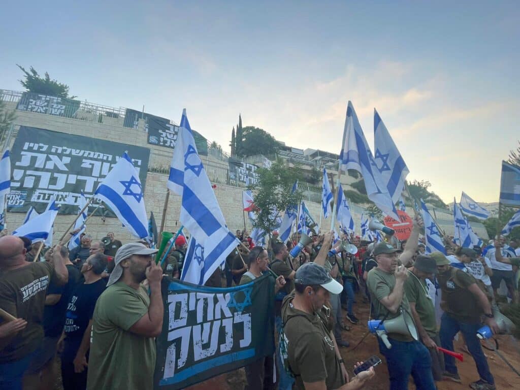 התקיפה שלא הייתה, הממלכתיות של גנץ והמיליארדים שנעלמו