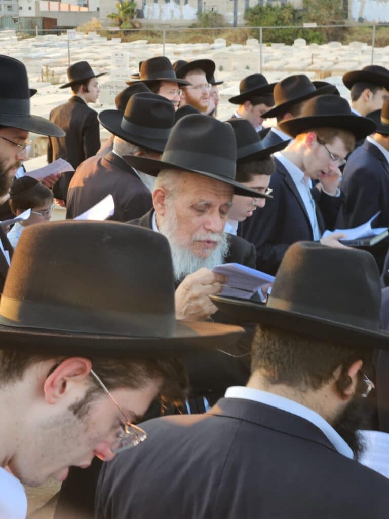 ככלות השלושים: המונים עלו לקברו של מרן הגר"ג זצוק"ל