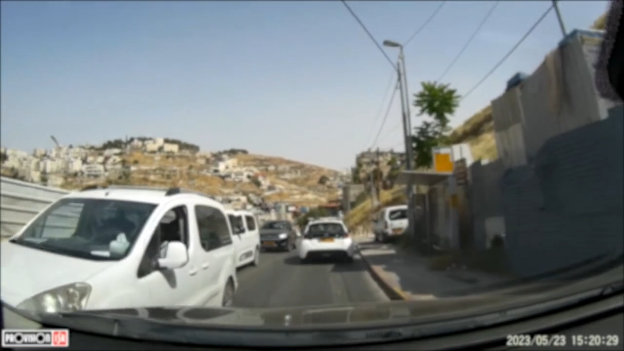 כך עצר ה-"חרדי" את מיידי האבנים במזרח ירושלים