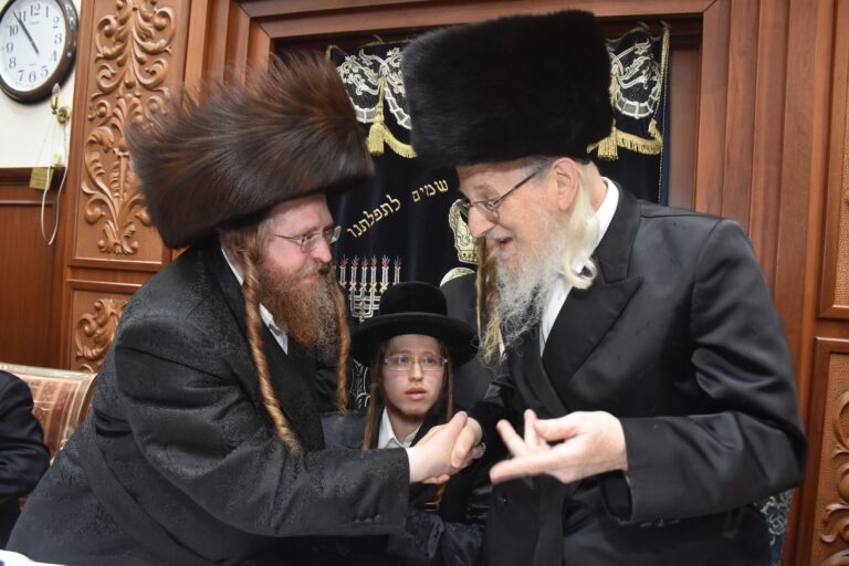 שמחת אירוסי בן כ"ק האדמו"ר משומרי אמונים