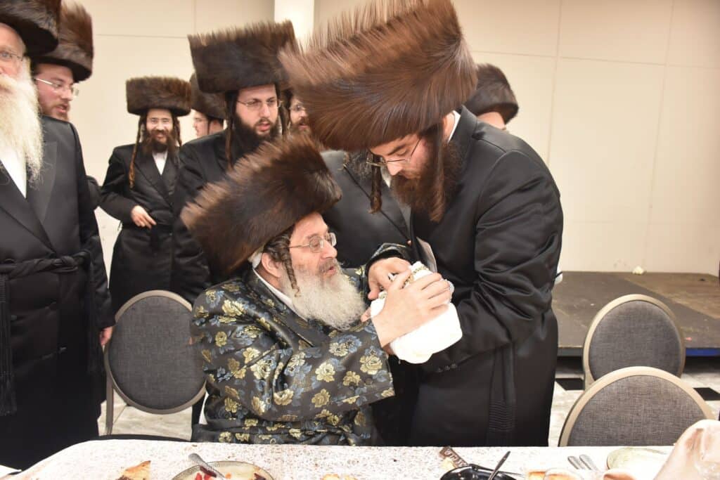 האדמו"ר פדה את הנכד • שמחת בית נדבורנה