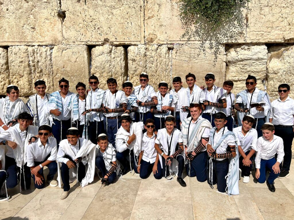 ברחבת הכותל המערבי: אנוסי משהד הגיעו למצוות