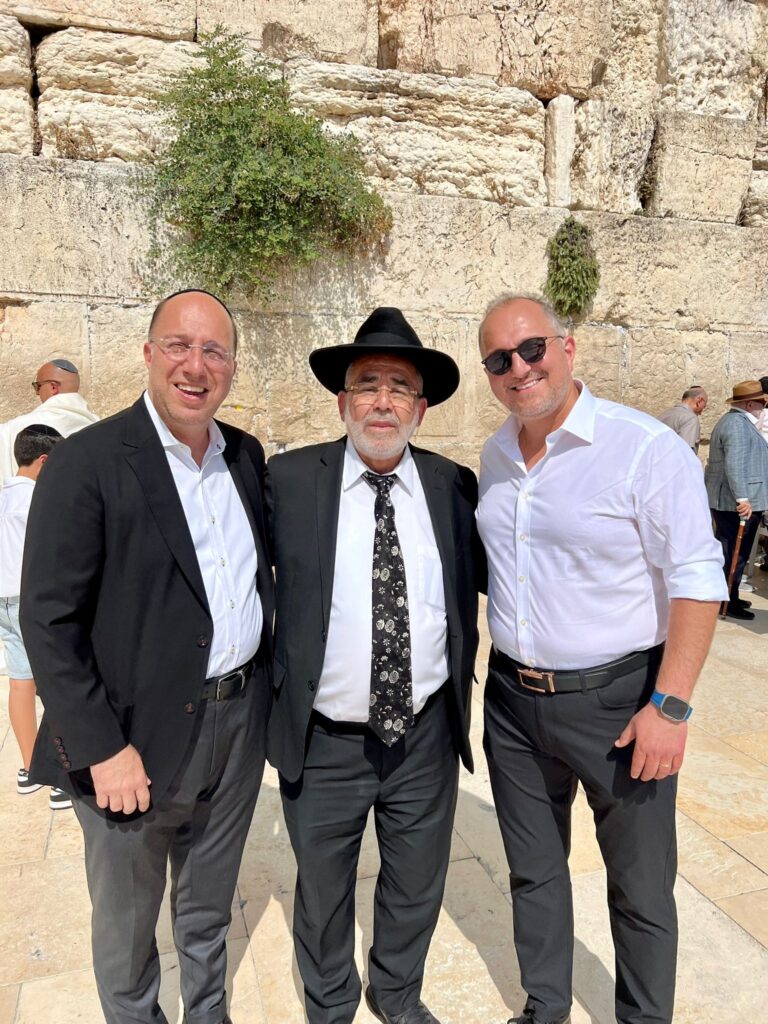 ברחבת הכותל המערבי: אנוסי משהד הגיעו למצוות