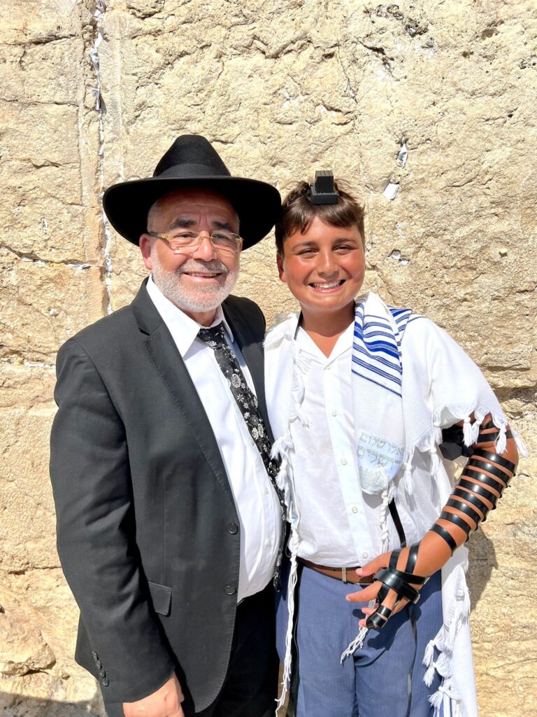 ברחבת הכותל המערבי: אנוסי משהד הגיעו למצוות