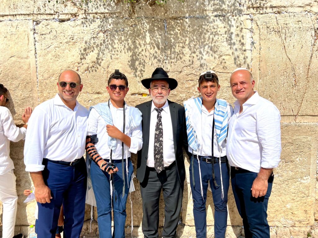 ברחבת הכותל המערבי: אנוסי משהד הגיעו למצוות