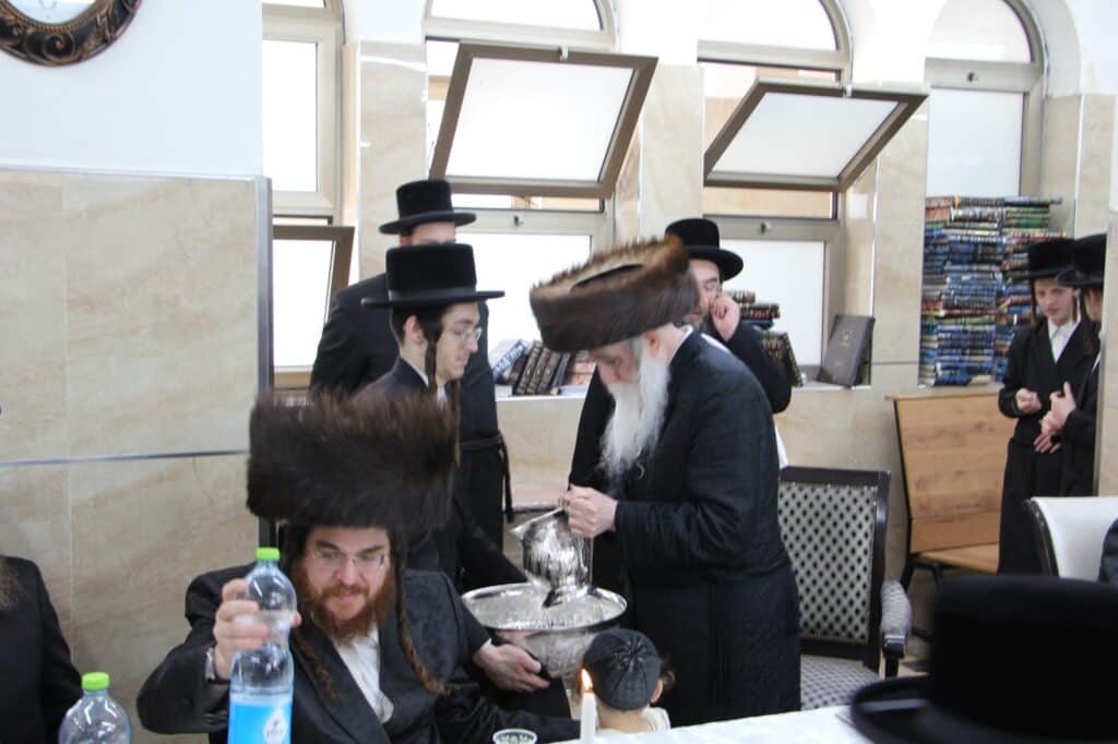 במחנובקא חגגו את שמחת הברית לנין האדמו"ר