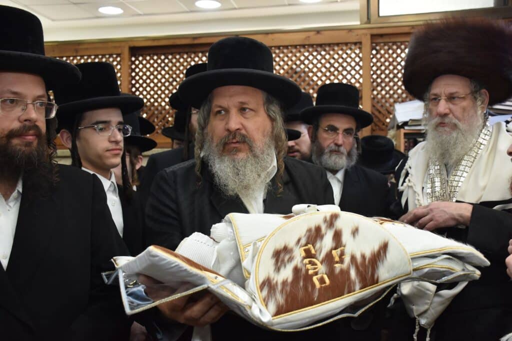 בנארל חגגו את שמחת הברית לנין כ"ק האדמו"ר