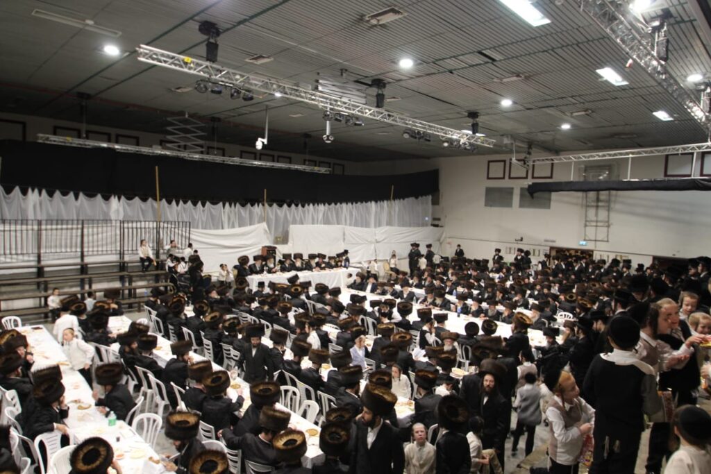 גלריה: האדמו"ר מדושינסקיא שבת בבני ברק