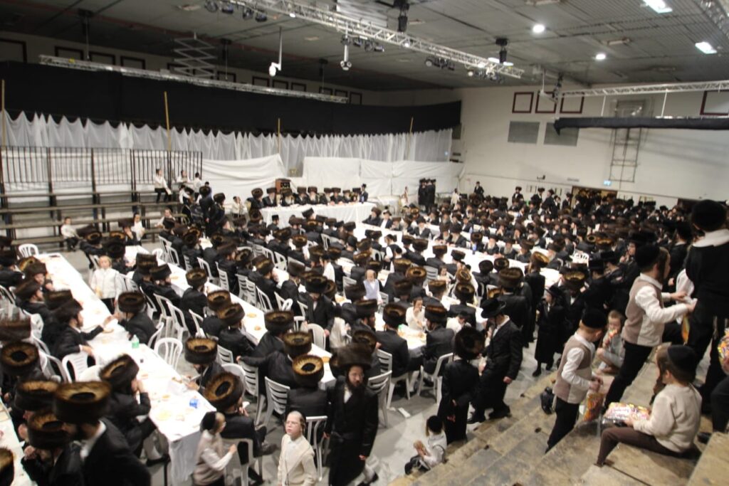 גלריה: האדמו"ר מדושינסקיא שבת בבני ברק