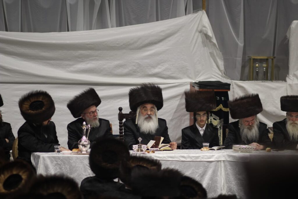 גלריה: האדמו"ר מדושינסקיא שבת בבני ברק