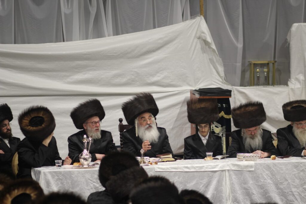 גלריה: האדמו"ר מדושינסקיא שבת בבני ברק