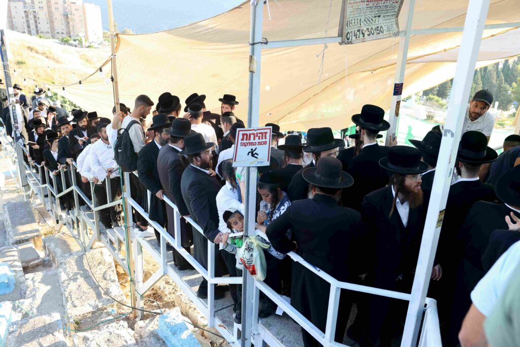 גלריה: המונים השתטחו על ציון האר"י הקדוש בצפת