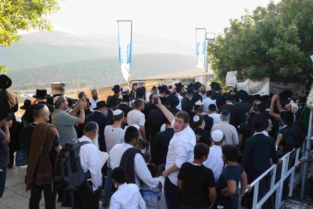 גלריה: המונים השתטחו על ציון האר"י הקדוש בצפת