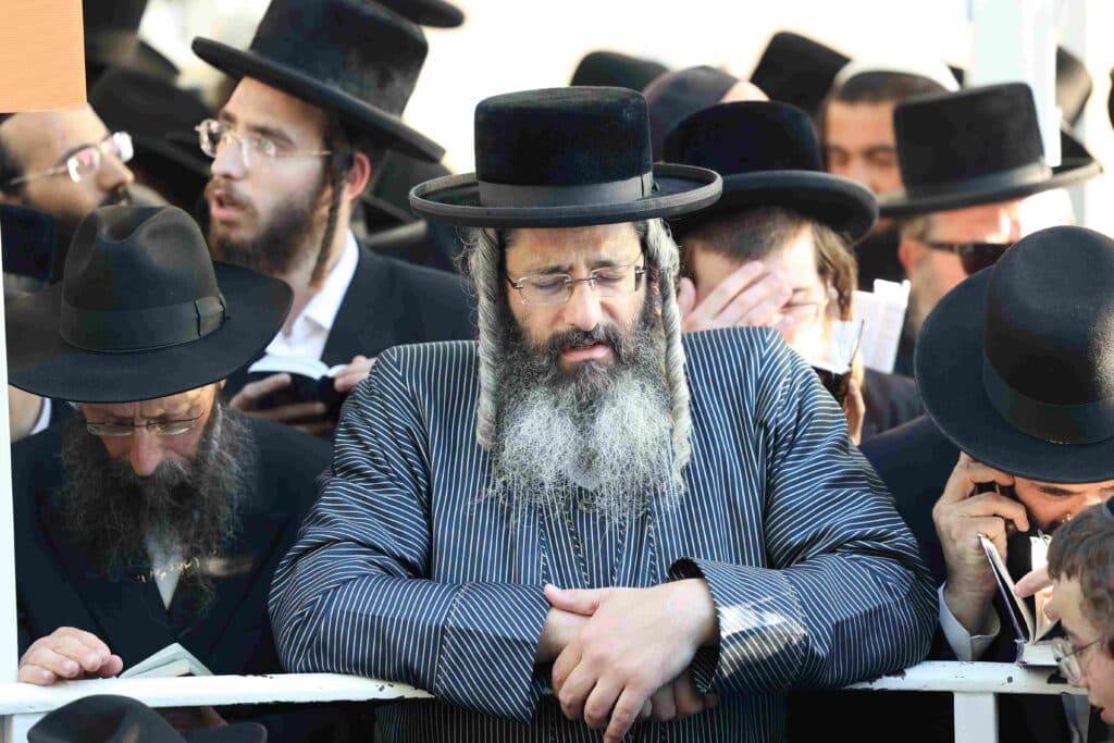 גלריה: המונים השתטחו על ציון האר"י הקדוש בצפת