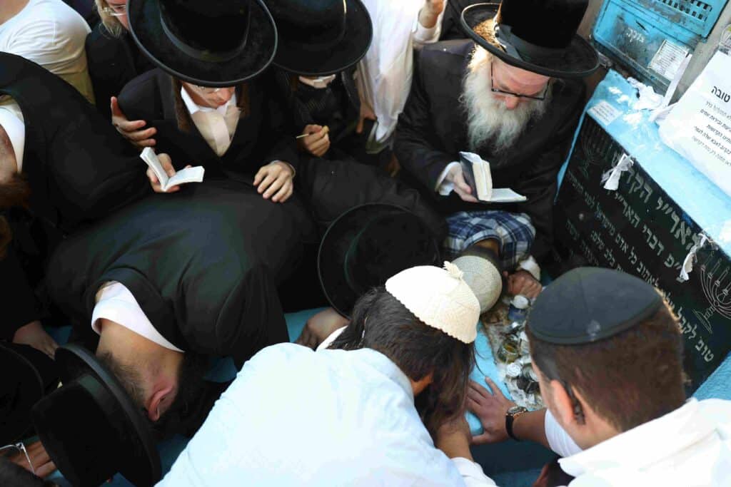 גלריה: המונים השתטחו על ציון האר"י הקדוש בצפת