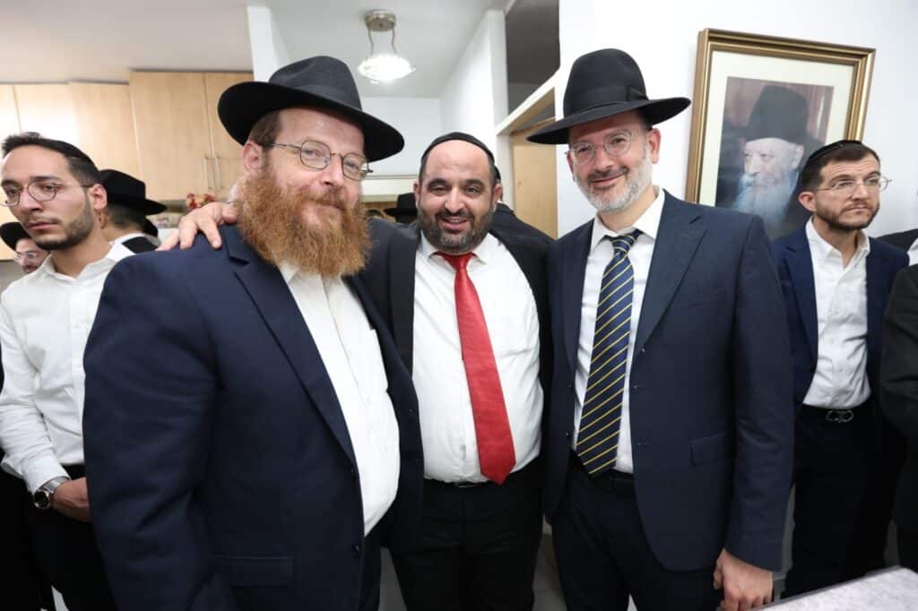 גלריה: בביתר חגגו הכנסת ס"ת לאורות ההלכה גלריה: בביתר חגגו הכנסת ס"ת לאורות ההלכה