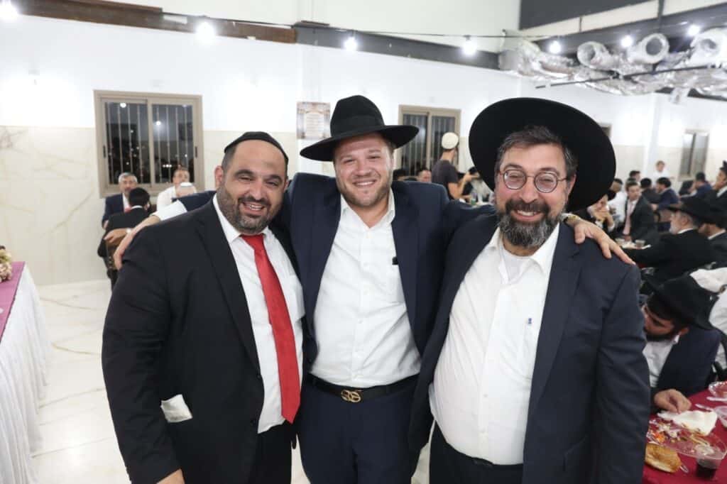 גלריה: בביתר חגגו הכנסת ס"ת לאורות ההלכה גלריה: בביתר חגגו הכנסת ס"ת לאורות ההלכה
