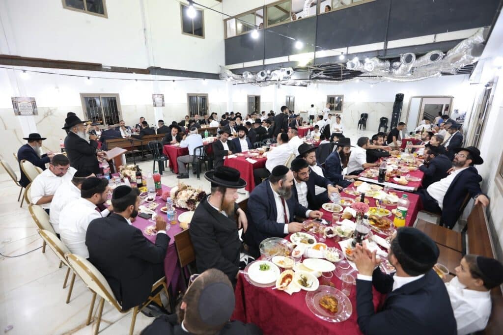 גלריה: בביתר חגגו הכנסת ס"ת לאורות ההלכה גלריה: בביתר חגגו הכנסת ס"ת לאורות ההלכה