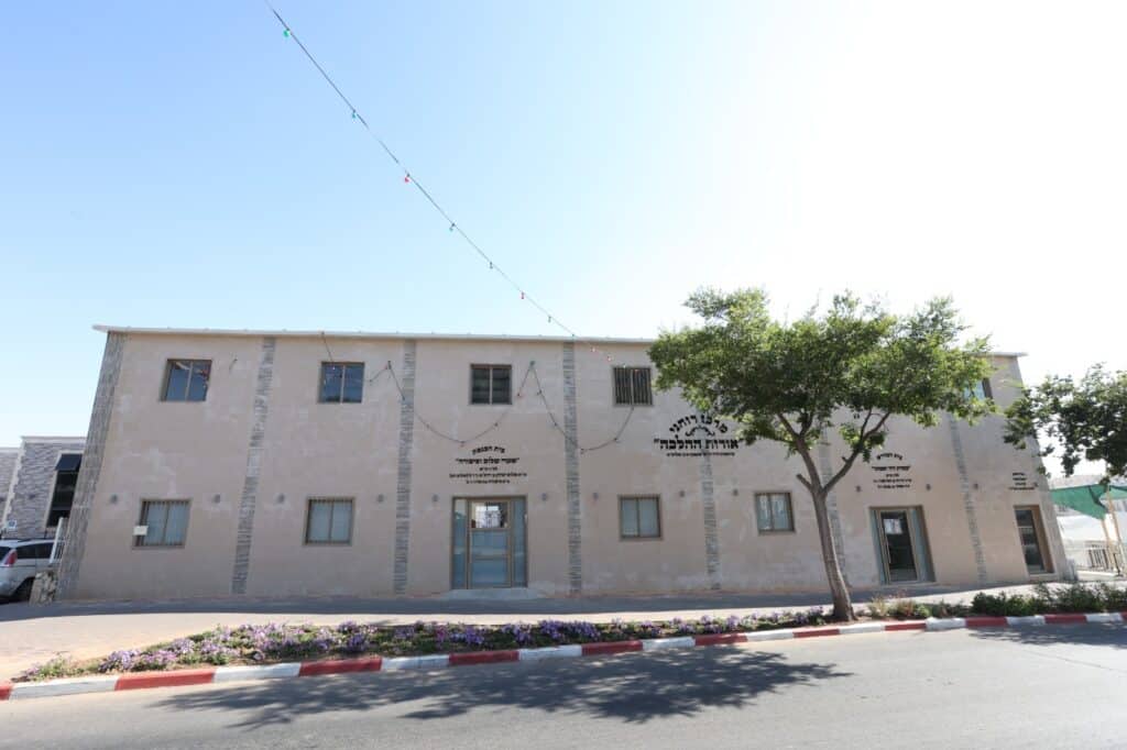 גלריה: בביתר חגגו הכנסת ס"ת לאורות ההלכה גלריה: בביתר חגגו הכנסת ס"ת לאורות ההלכה