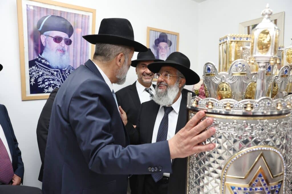 גלריה: בביתר חגגו הכנסת ס"ת לאורות ההלכה גלריה: בביתר חגגו הכנסת ס"ת לאורות ההלכה