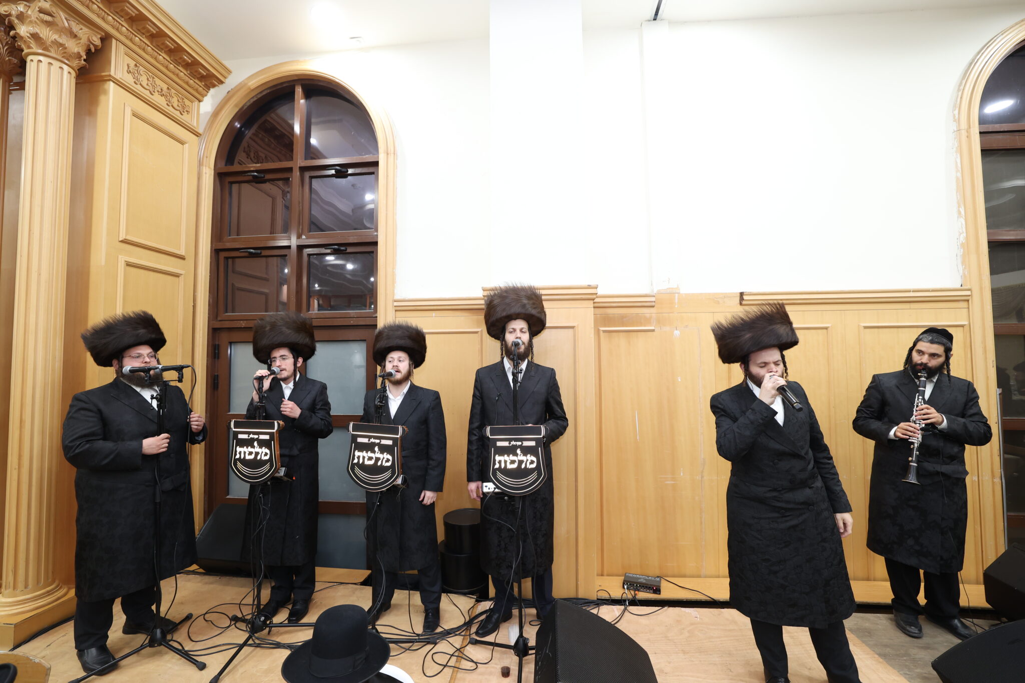 הנגיד הכניס ס"ת להיכל ישיבת 'אוהל שמעון' ערלוי