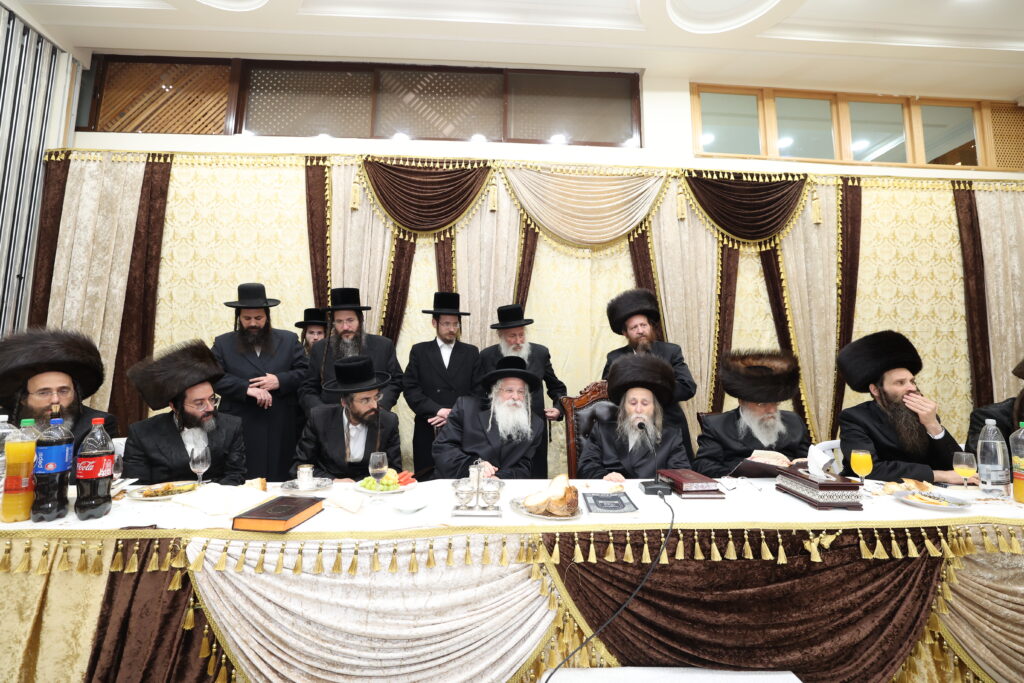 הנגיד הכניס ס"ת להיכל ישיבת 'אוהל שמעון' ערלוי